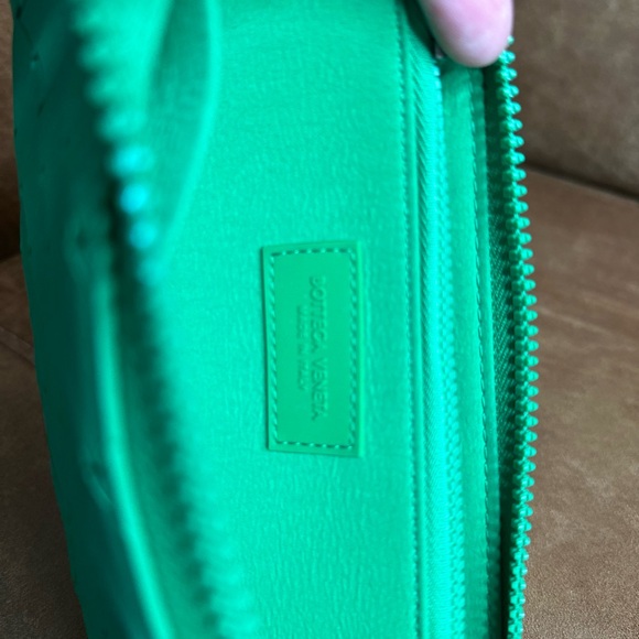 BOTTEGA VENETA Intreccio Rubber Silicone Zip Around Long Wallet - Picture 8 of 15